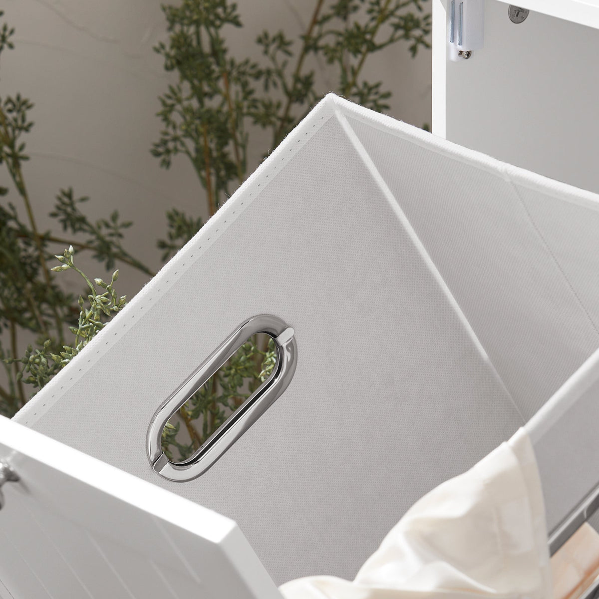 SoBuy BZR105-W Meuble Salle de Bain avec Panier à Linge et 3 Étagères – L60×P37×H86 cm, Charge 70 kg, MDF E1, Blanc
