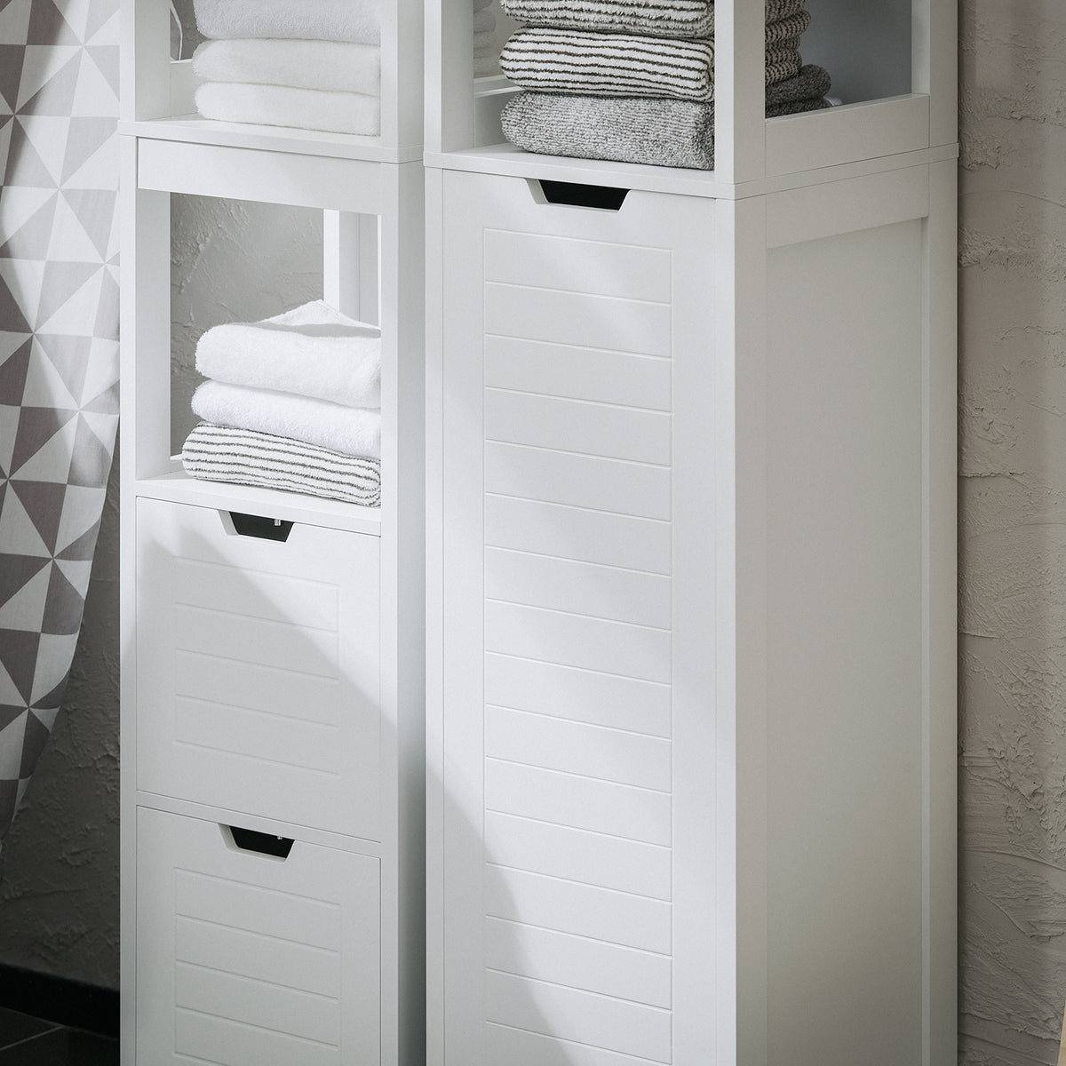 SoBuy BZR123-W Colonne Salle de Bain avec Panier à Linge Amovible et 2 Étagères Ouvertes – L30×P30×H145 cm, Charge 20 kg, MDF et Bambou, Blanc