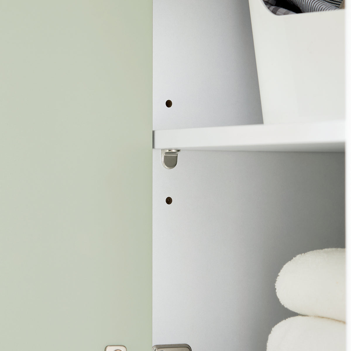 SoBuy BZR137-GR Colonne Salle de Bain Vert et Blanc 167 cm avec Sac à Linge Pliable, Porte, Étagère Réglable et Compartiment Ouvert – Pieds Métal, 30 cm de Profondeur