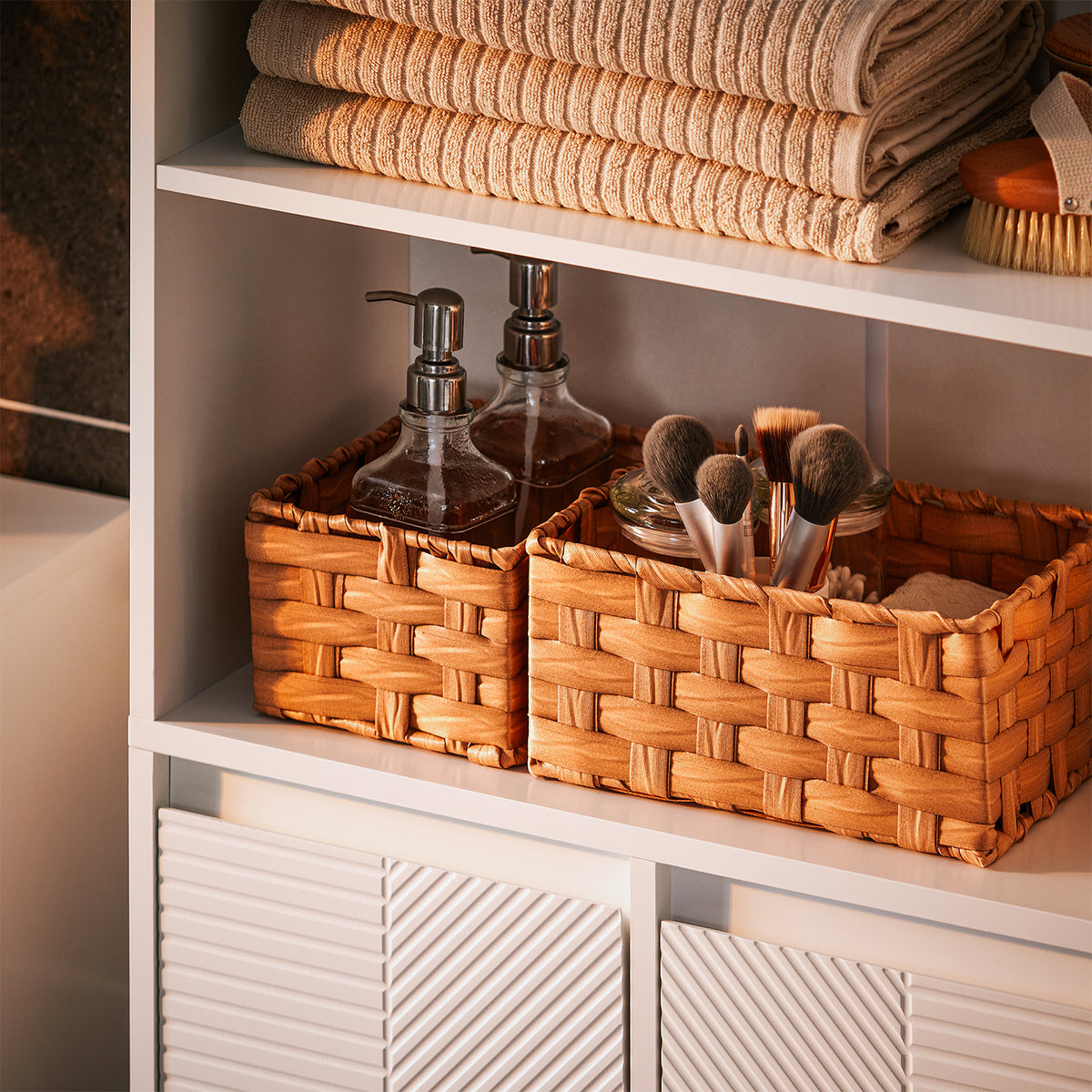 SoBuy BZR155-W Meuble Colonne Salle de Bain avec Panier à Linge – Armoire Haute Étroit avec Portes et Étagères Ouvertes – Meuble Rangement WC Blanc 60x30x171cm