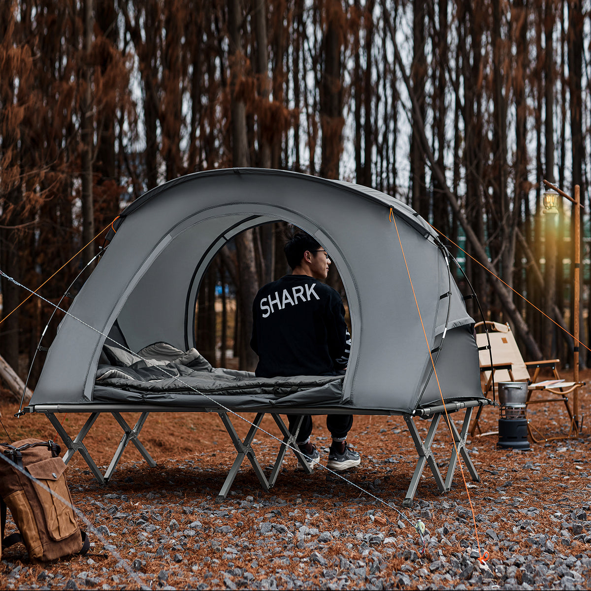 SoBuy OGS60-L-HG Lit de Camping 2 Personnes 3 en 1 – Toit Anti-UV, Matelas Gonflable Intégré, Charge 300 kg, Sac à Roulettes, Gris
