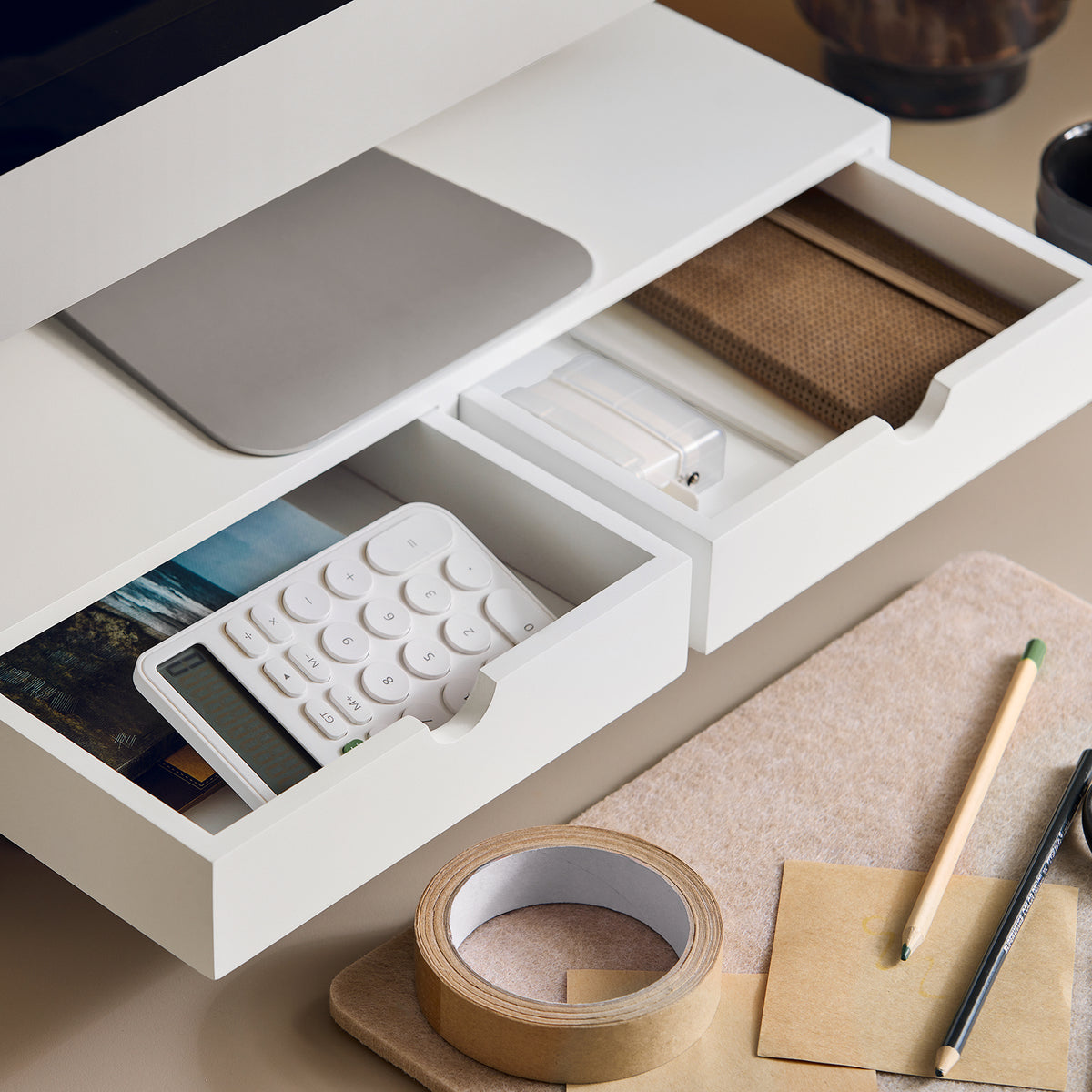 SoBuy BBF02-W Support Écran PC Rehausseur Ecran PC Bureau avec 2 Tiroirs et Rangement Support Moniteur Universel pour Ordinateur Portable ou Écran Blanc 47x18x11cm