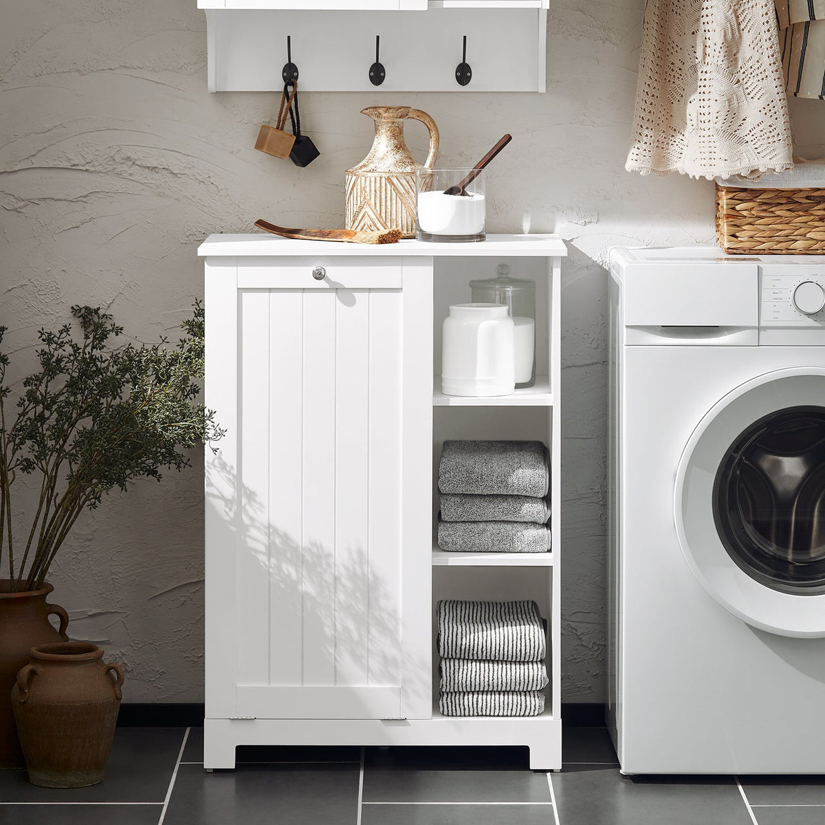 SoBuy BZR105-W Meuble Salle de Bain avec Panier à Linge et 3 Étagères – L60×P37×H86 cm, Charge 70 kg, MDF E1, Blanc