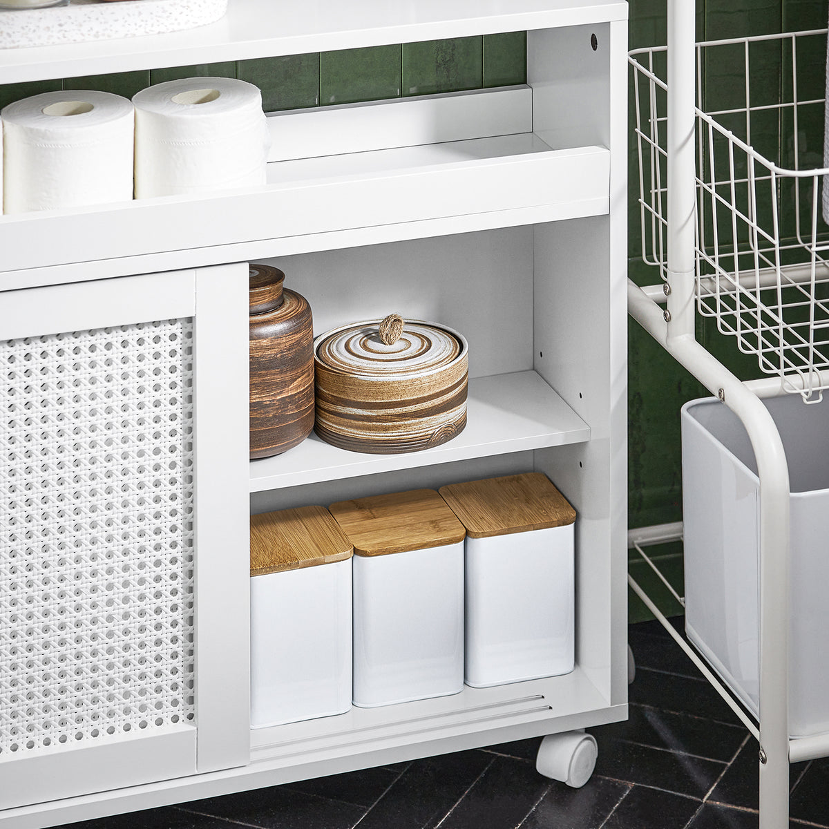 SoBuy BZR119-W Meuble WC à Roulettes avec 2 Portes Coulissantes en Rotin – L65×P20×H70 cm, Charge 35 kg, MDF E1, Blanc