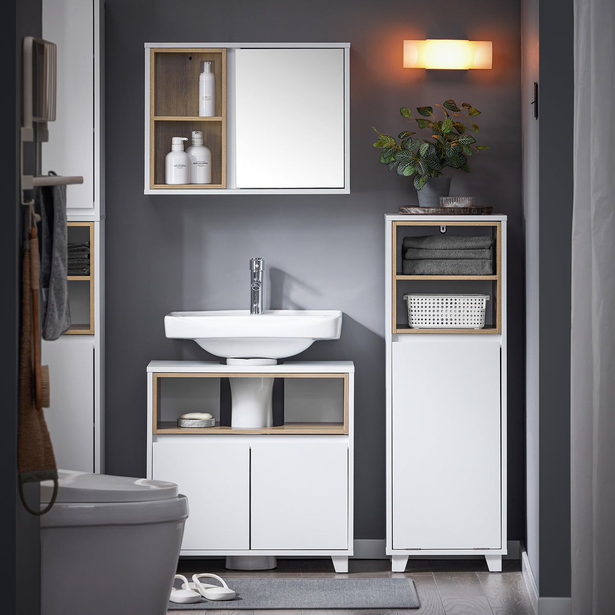SoBuy BZR146-W Meuble Bas de Salle de Bain, Armoire de Rangement Salle de Bain, Meuble Demi-Colonne sur Pied, Placard WC Étroit avec 1 Panier à Linge, Blanc, 35x30x105cm