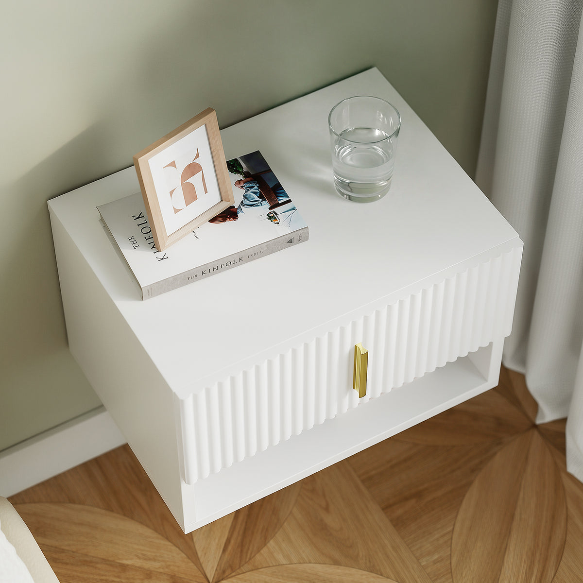 SoBuy FBT176-E-W Table de Chevet Suspendue avec LED – Tiroir Réversible, Façade Ondulée, Poignée Dorée, Blanc, 40×26×30 cm